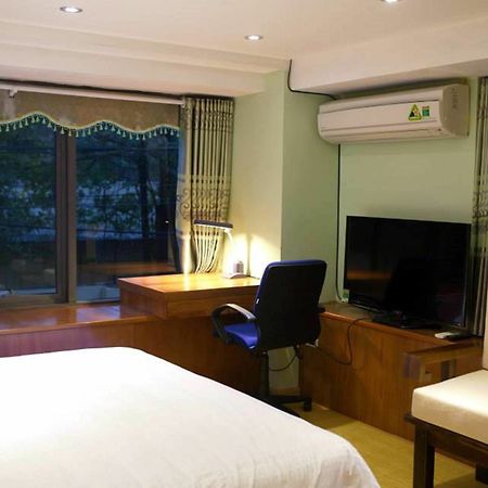 Appartement Poonsa Nguyen Phong Sac à Hanoï Extérieur photo