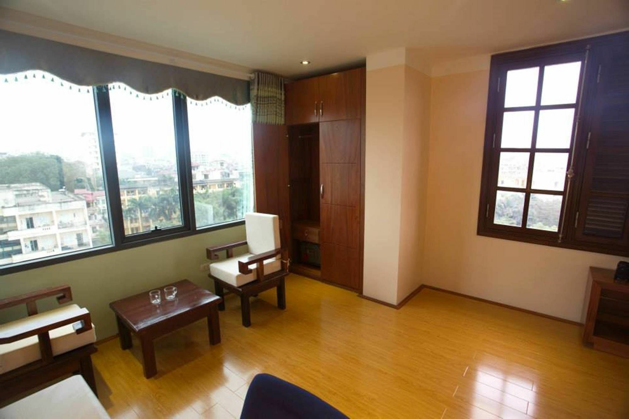 Appartement Poonsa Nguyen Phong Sac à Hanoï Extérieur photo