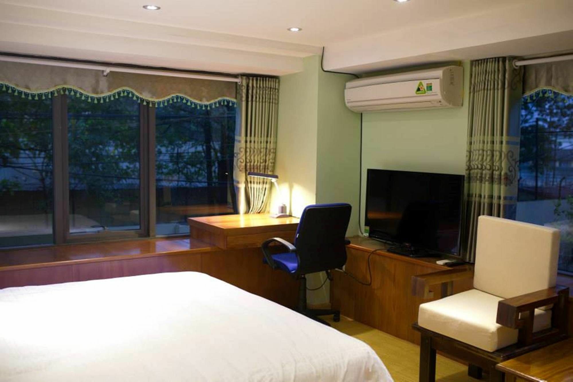 Appartement Poonsa Nguyen Phong Sac à Hanoï Extérieur photo