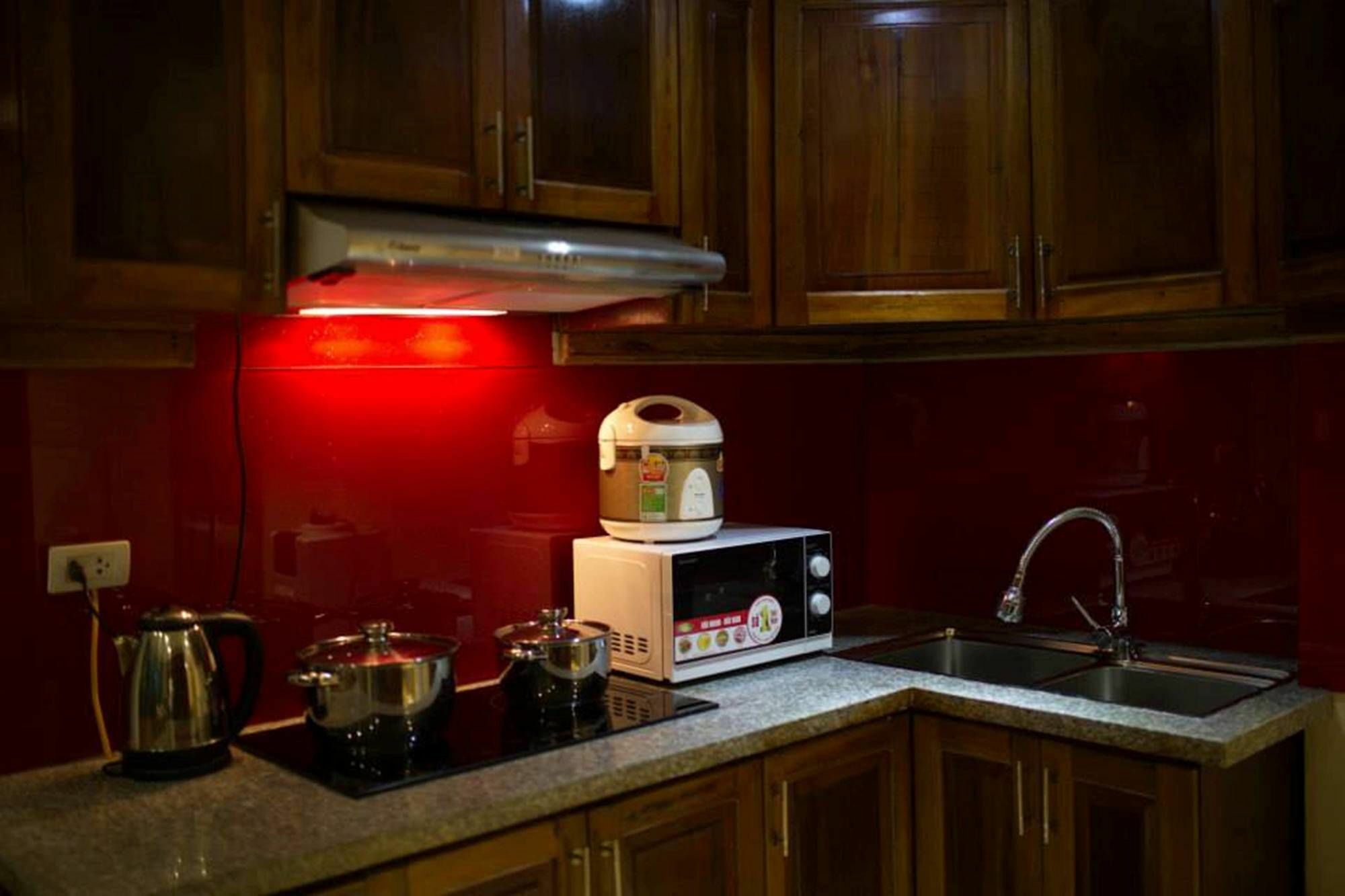 Appartement Poonsa Nguyen Phong Sac à Hanoï Extérieur photo