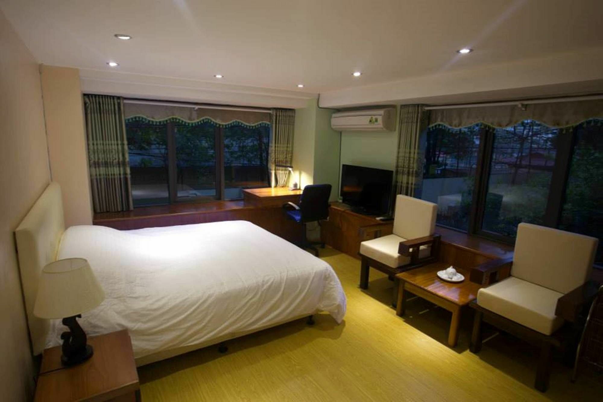 Appartement Poonsa Nguyen Phong Sac à Hanoï Extérieur photo
